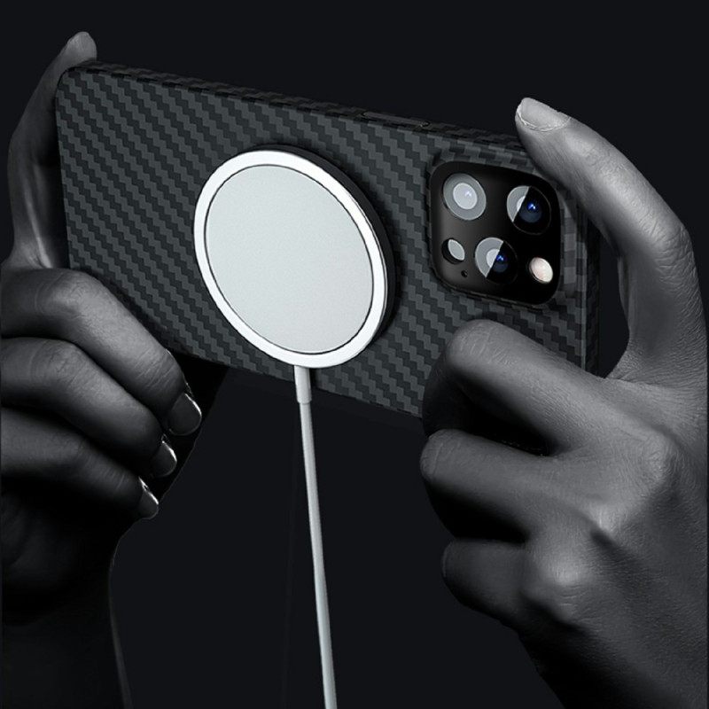 Kuori iPhone 14 Classic Carbon Fiber